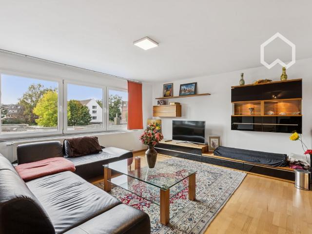 New, bright home in Düsseldorf, Dusseldorf Amsterdam Apartments for Rent