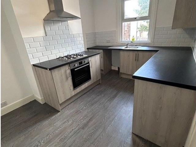 New Brighton, Wirral CH45, 3 bed flat to rent, £1,000 pcm | PrimeLocation