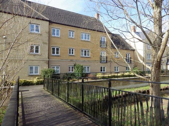 New Bridge Street, Witney OX28 2 bed apartment to rent £1,205 pcm £278 pw