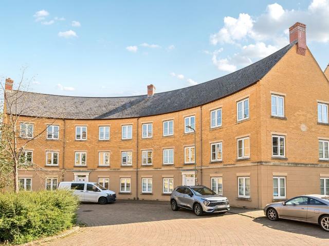 New Bridge Street, Witney, Oxfordshire OX28, 2 bed flat to rent, £1,300 pcm | PrimeLocation