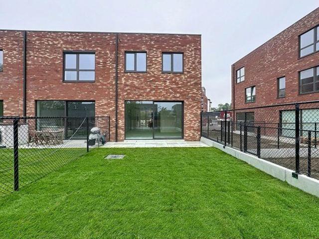 New build – 3 bedroom house with garden