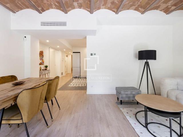 Excellent 2 Bedroom apartment for rent in Eixample Right, Barcelona