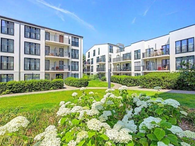 New build apartment with garden and terrace
