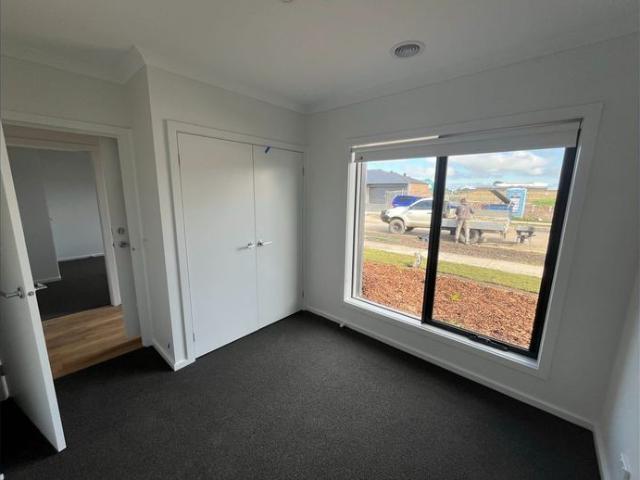 NEW BUILD FOUR BEDROOM HOUSE