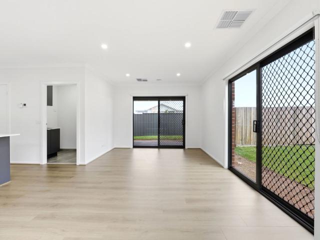 NEW BUILD HOME FOR RENT IN WERRIBEE