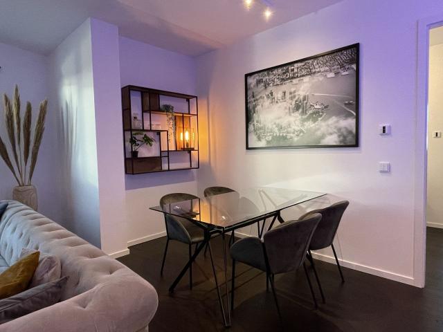 New build on the Spree riverbank: 3 rooms, 2 bathrooms, 2 balconies, parking space included, Berlin Amsterdam Apartments for Rent