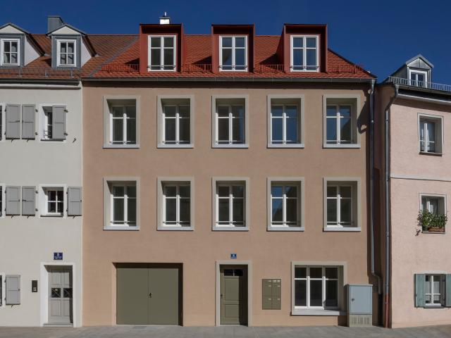 New build Old town flat in quiet, central location First occupancy