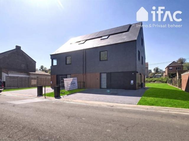 New build villa, 3 beds, garage and garden