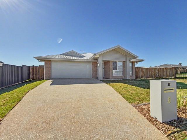 New Built Modern Family Home with Multiple Living Spaces