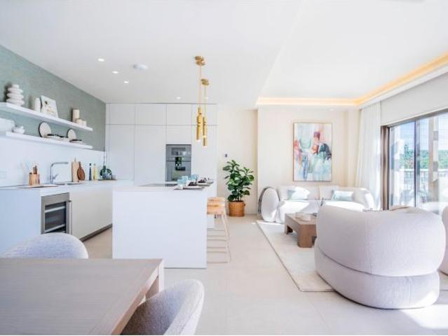 New Golden Mile – Villa Contemporánea en Primera Línea de Playa en Velaya Garden