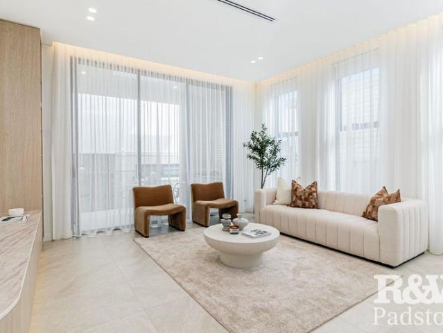 Brand New Five Bedroom Duplex | Walk to Padstow Station