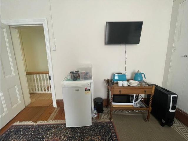 New England Rest Apartments, Unit B