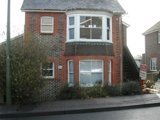 New England Road, Haywards Heath RH16, 1 bed flat to rent, £1,100 pcm | PrimeLocation