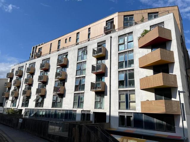 New England Street, BRIGHTON 2 bed flat to rent £1,750 pcm £404 pw