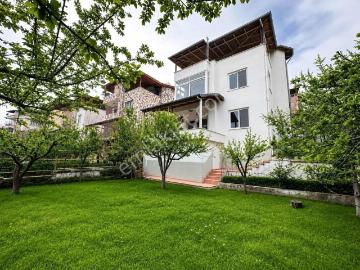 New Form'dan Kocahamzalı'da Satılık Tripleks Villa