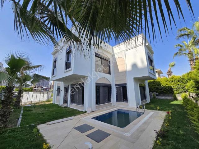 New Formdan Satılık Prestijli 5+1 Müstakil Villa