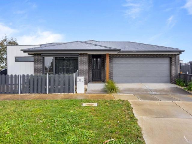 New Family Living with Direct Access to the Ploughmans Arms Wetlands