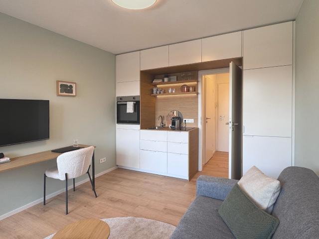 New! Freshly Renovated 1 Room Apartment – Central, Modern and Fully Equipped