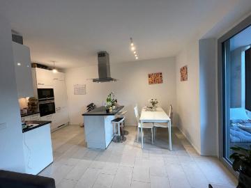 New Fully furnished 2.5 rooms at the Kudamm. Top for home office, Berlin Amsterdam Apartments for Rent