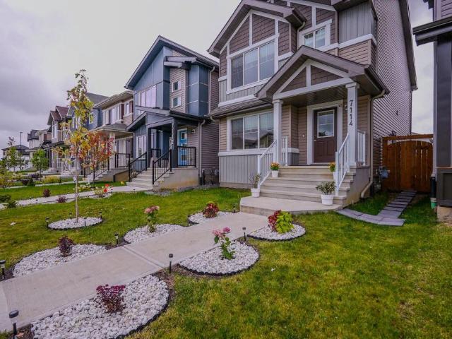 New & Fully Furnished 3.5 Bedroom & 2.5 Bath Home, near Edmonton Airport — 3 Bedrooms+ Den House
