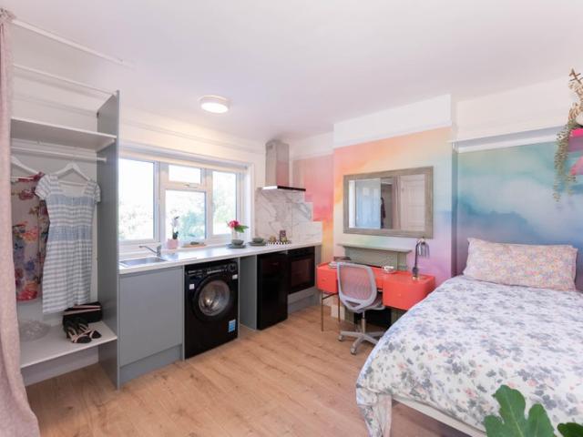 New furnished studio city centre Science Park