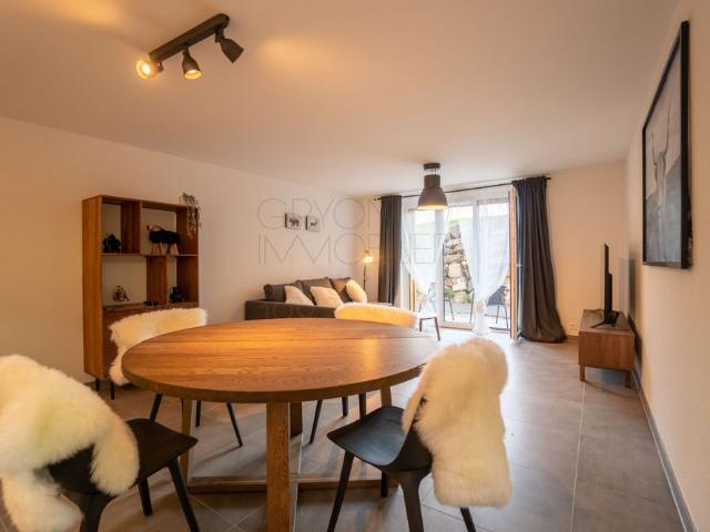 New furnished 2 room apartment with covered parking