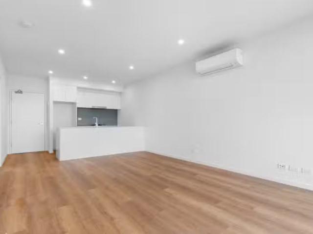 New g10/2 Bailey Cres, Oak Park VIC 3046