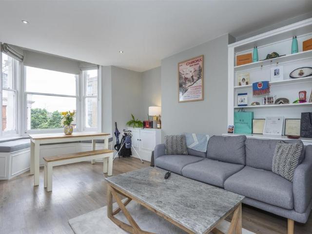 New Kings Road, London SW6 1 bed flat to rent £2,600 pcm £600 pw