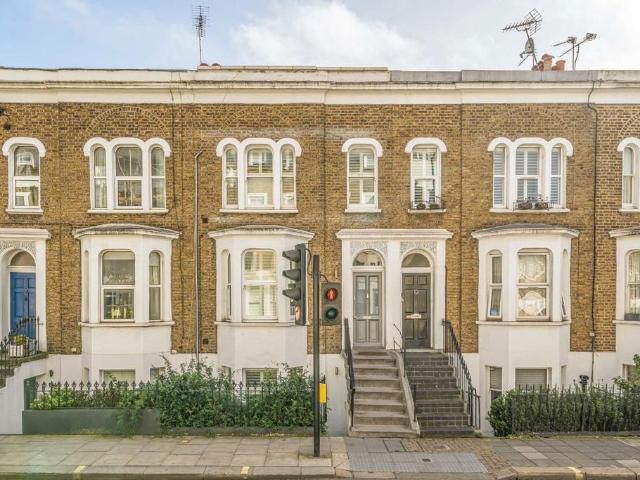 New Kings Road, London SW6 4 bed house to rent £6,000 pcm £1,385 pw