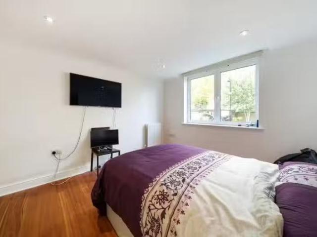 Rental! House share for rent in Creswell Drive, BR3