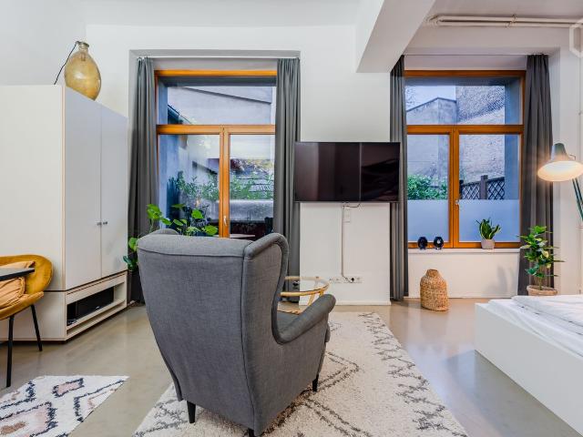 New, homely furnished apartment with balcony in the center of Berlin Friedrichshain, Berlin Amsterdam Apartments for Rent