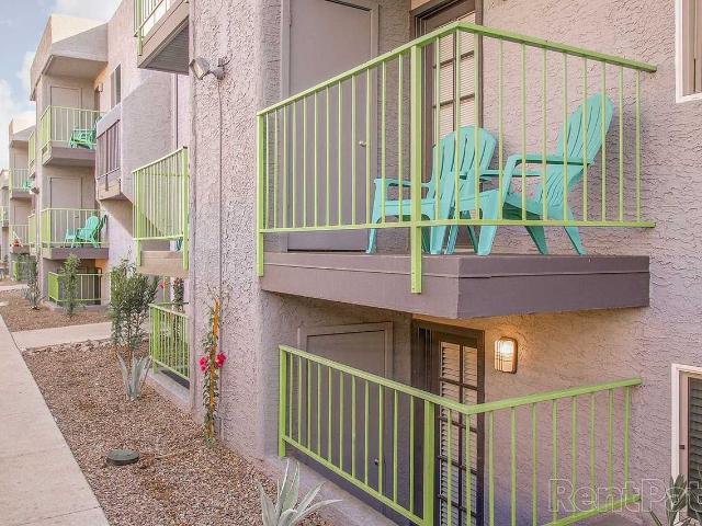 New Horizons 2 Bedroom Apartment for Rent at 1510 N 48th St, Phoenix, AZ 85008