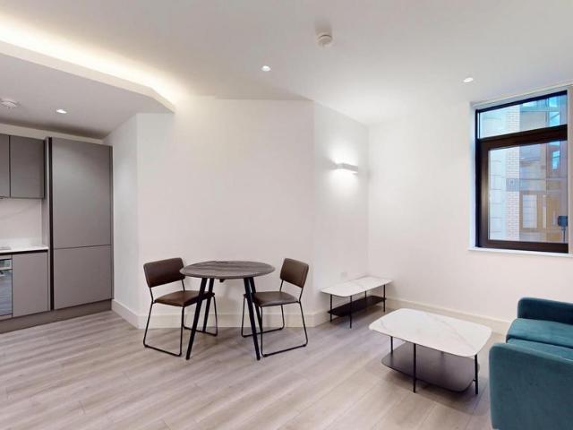 New Horizons Court 1 bed flat to rent £1,625 pcm £375 pw