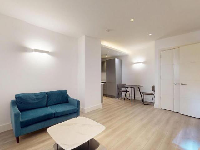 New Horizons Court 1 bed flat to rent £1,625 pcm £375 pw