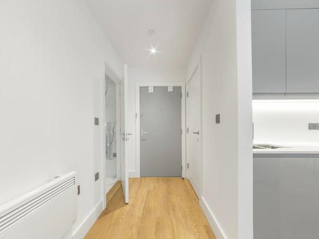 New Horizons Court, Brentford TW8, 1 bed flat to rent, £1,735 pcm | PrimeLocation