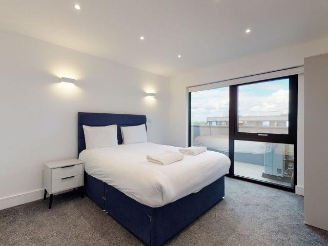 New Horizons Court, Brentford TW8, 1 bed flat to rent, £1,660 pcm | PrimeLocation