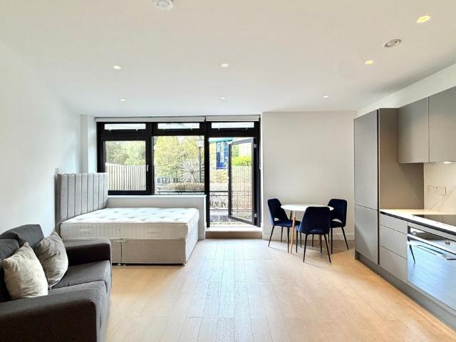 New Horizons Court, Brentford TW8, Studio to rent, £1,465 pcm | PrimeLocation