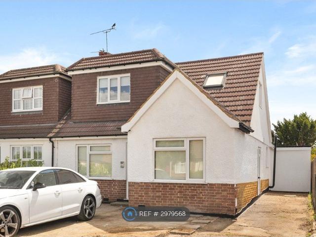 New Haw, Addlestone KT15, Studio to rent, £845 pcm | PrimeLocation