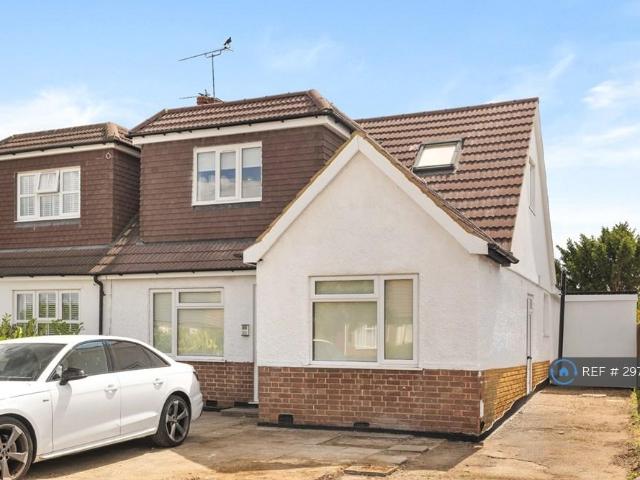 New Haw, Addlestone, KT15 Studio to rent £845 pcm £195 pw
