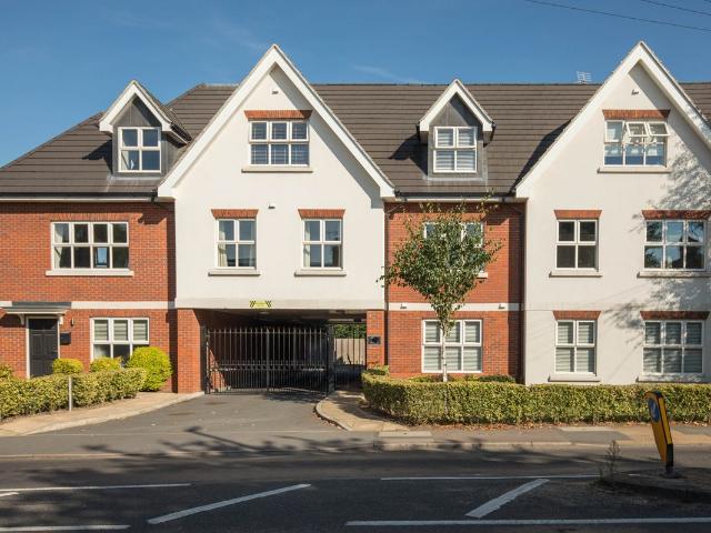 New Haw Road, New Haw, Surrey KT15, 2 bed flat to rent, £1,650 pcm | PrimeLocation
