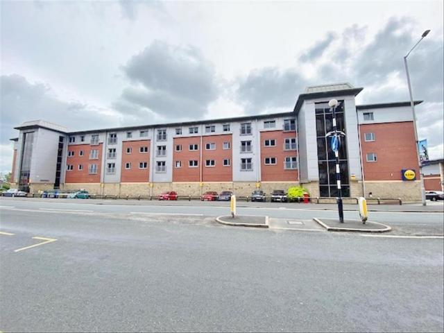 New Hall Lane, Preston PR1 1 bed flat to rent £710 pcm £164 pw