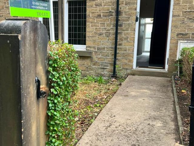 New Hey Road, Huddersfield HD3, 2 bed terraced house to rent, £775 pcm | PrimeLocation
