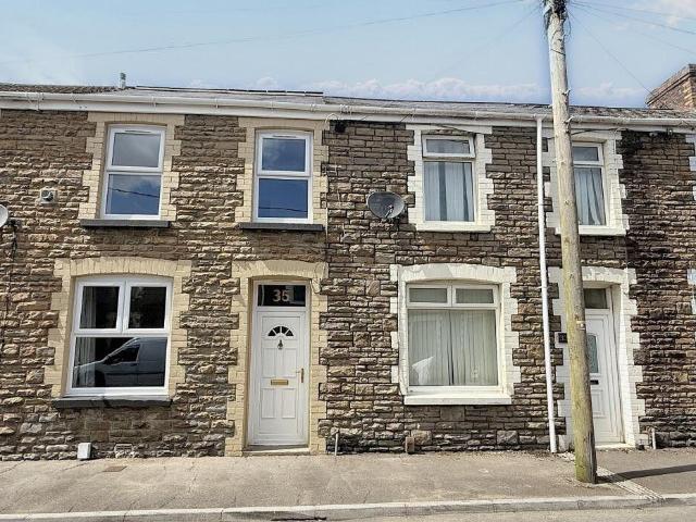 New Henry Street, Neath, SA11 1PH 3 bed terraced house to rent £875 pcm £202 pw