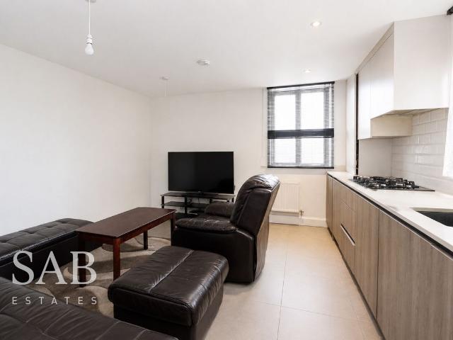 New Heston Road, Elm Tree Court TW5, 1 bed flat to rent, £1,275 pcm | PrimeLocation