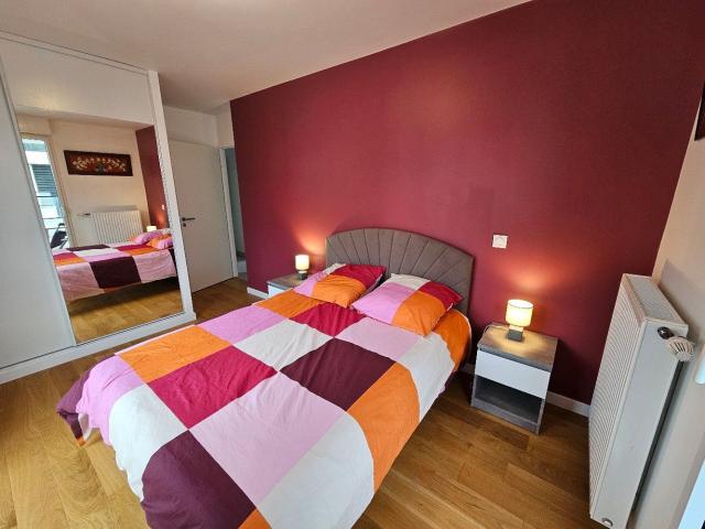 New high end duplex apartment near RER LA VARENNE