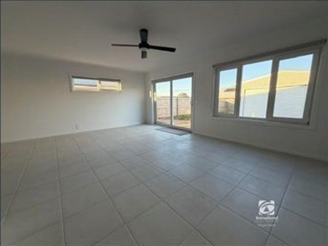 NEW IN ILFRACOMBE WAY!