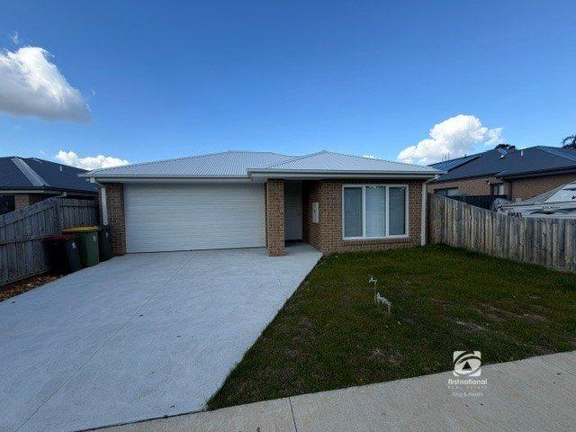NEW IN ILFRACOMBE WAY!