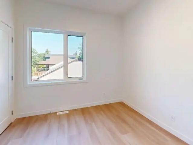 NEW INGLEWOOD OPEN CONCEPT LUXURY TOWNHOUSE — 2 Bedrooms Townhouse