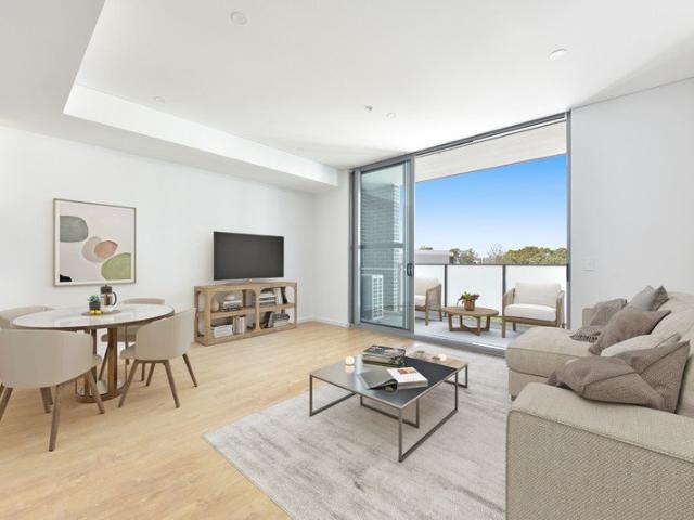 New One Bedroom Apartment with Study Nook, Separate Bath and Shower