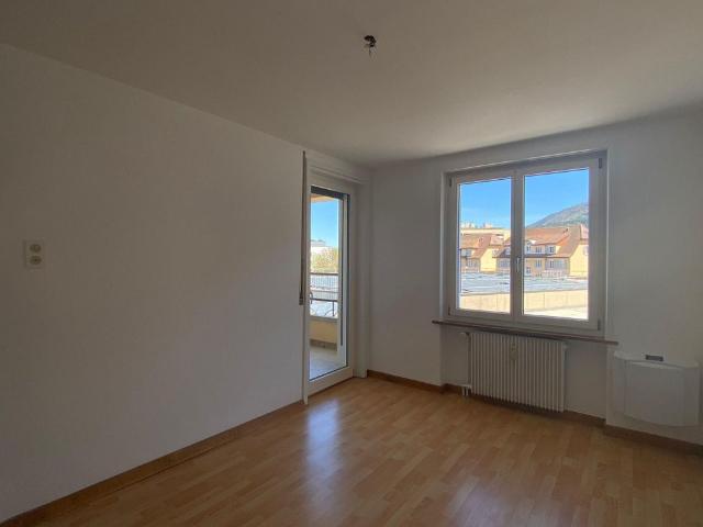 New opportunity! Beautiful 4 room apartment in the heart of Tavannes